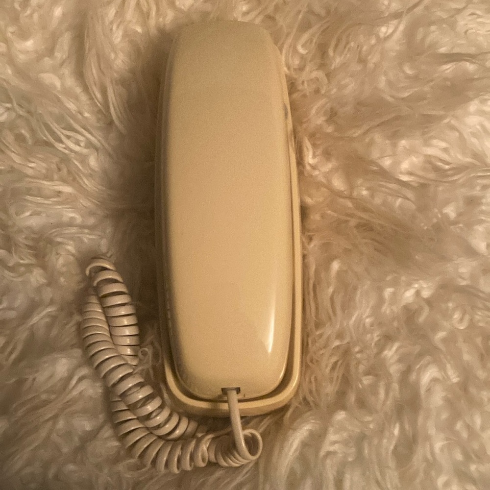 AT&T TRIMLINE 210 Corded Home Phone, No AC Power Required.